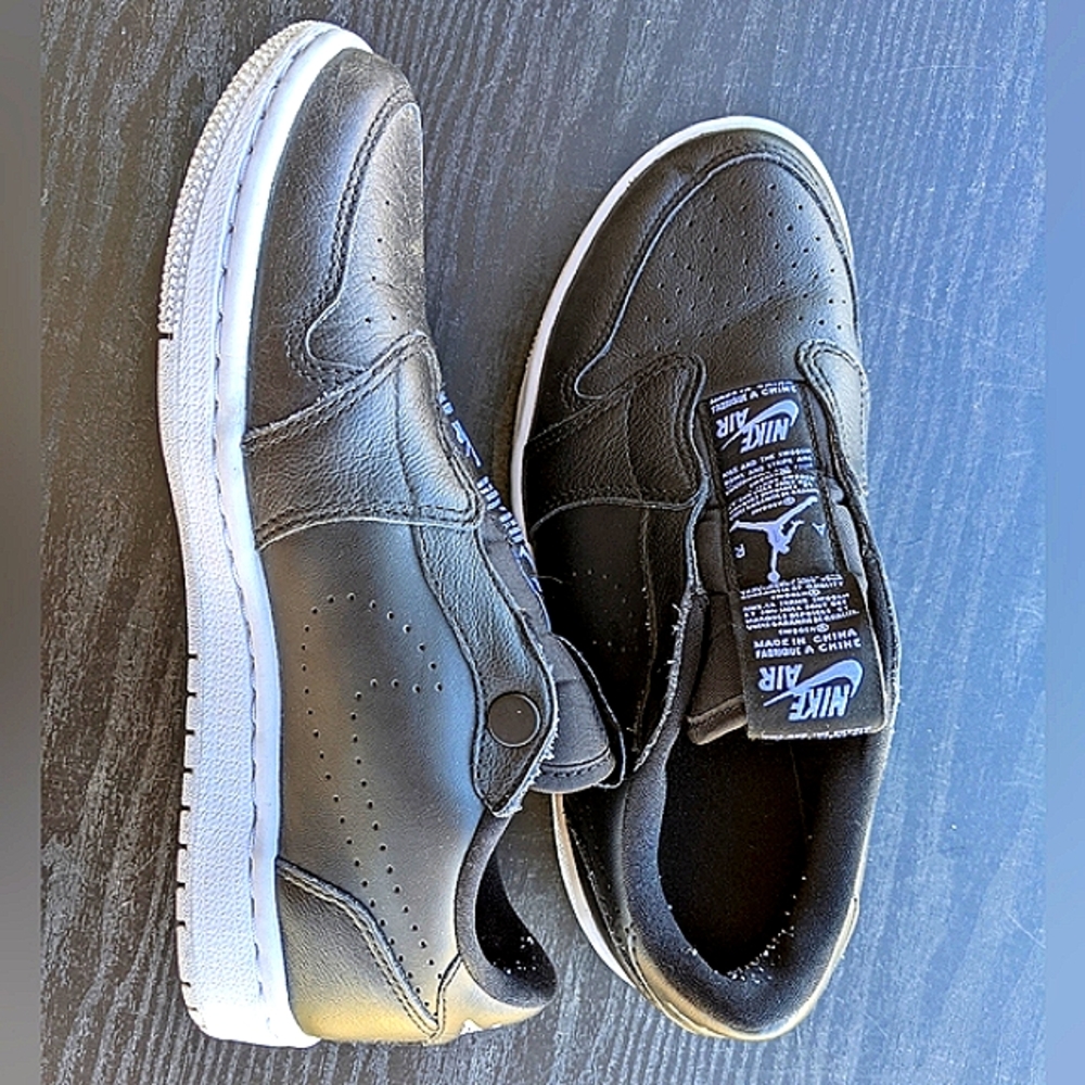 Nike Air Jordan 1 low Size 8 slip on shoe -- GUC😍🏀👟💫